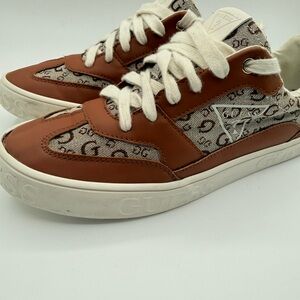 Women’s Vintage Guess Tan and Cream Logo Sneakers size 8.5 #202613046